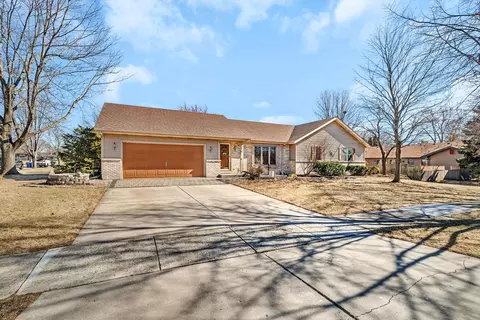 Exterior - 214 Deerpath Dr, Minooka, IL 60447 photo 2 of 8