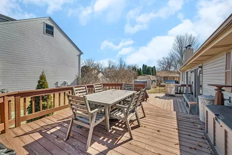 Exterior - 214 Deerpath Dr, Minooka, IL 60447 photo 5 of 8
