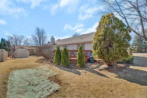 Exterior - 214 Deerpath Dr, Minooka, IL 60447 photo 7 of 8