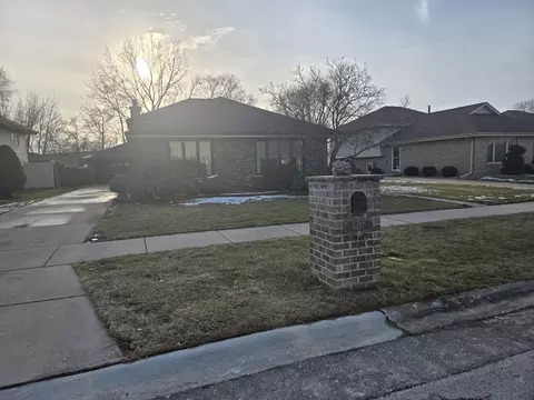 5457 W 108th Pl, Oak Lawn, IL 60453