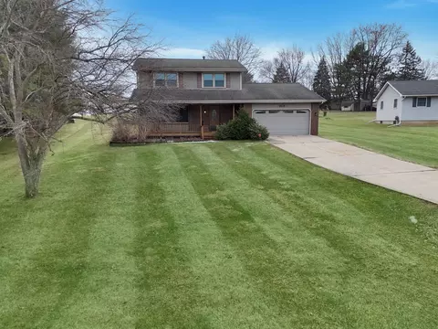 1419 Finch St, Freeport, IL 61032