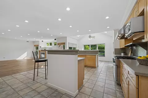 6409 Davidson Ct, Gurnee, IL 60031 photo 12