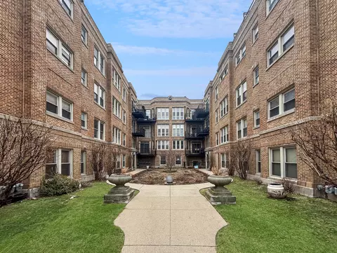 1635 W Pratt Blvd #3S, Chicago, IL 60626