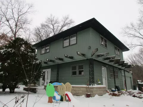 1401 Oakleaf Dr, Saint Anne, IL 60964