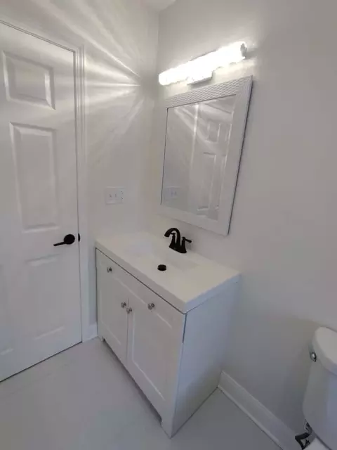 Bath - Undisclosed, Chicago, IL 60628 photo 1 of 3