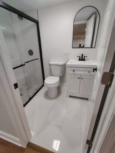 Bath - Undisclosed, Chicago, IL 60628 photo 3 of 3