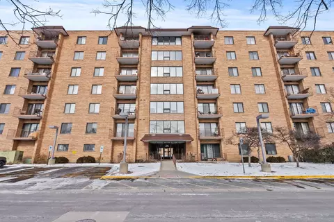 1777 W Crystal Ln #307, Mount Prospect, IL 60056