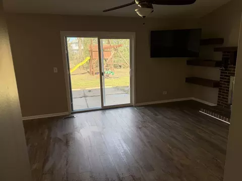 Living - 776 W Appletree Ln, Bartlett, IL 60103 photo 3 of 5