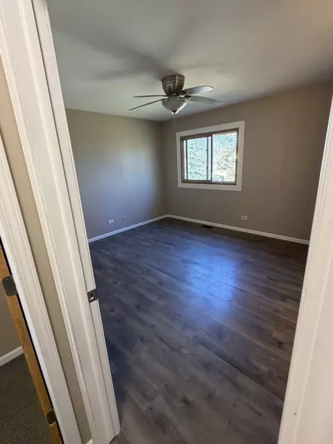 Bedroom - 776 W Appletree Ln, Bartlett, IL 60103 photo 3 of 6