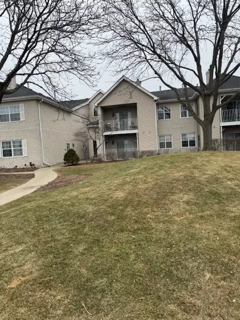 788 N Gary Ave #103, Carol Stream, IL 60188