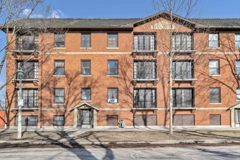106 S Scoville Ave #2B, Oak Park, IL 60302