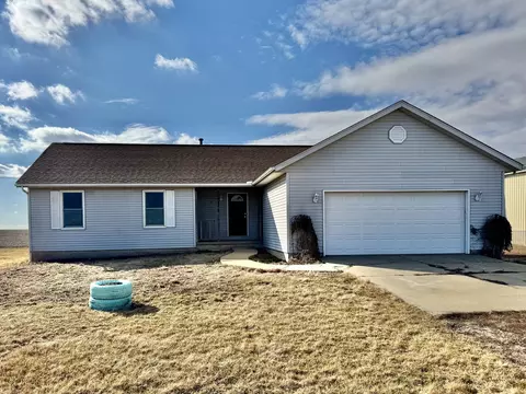 416 N Kathleen St, Stanford, IL 61774