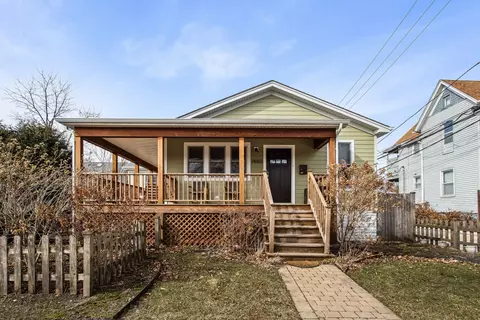 1460 Dewey Ave, Evanston, IL 60201
