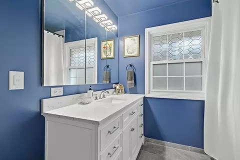 Bath - 1700 46th St, Moline, IL 61265 photo 1 of 3
