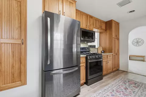 Kitchen - 1700 46th St, Moline, IL 61265 photo 3 of 6