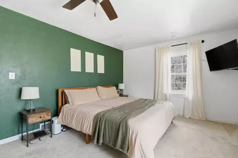 Bedroom - 1700 46th St, Moline, IL 61265 photo 3 of 8