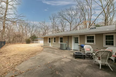 Exterior - 1700 46th St, Moline, IL 61265 photo 7 of 10