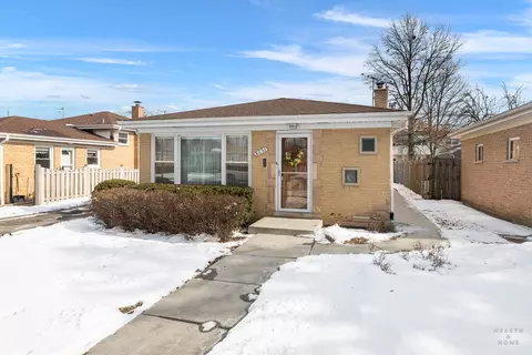 8653 N Ozanam Ave, Niles, IL 60714