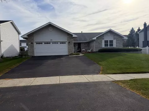 179 Farmgate Dr, Schaumburg, IL 60193