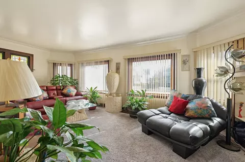 Living - 546 W 115th St, Chicago, IL 60628 photo 1 of 3