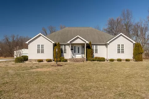 898 Kirsch St, Carbondale, IL 62901