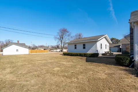Exterior - 507 E Cemetery St, Chenoa, IL 61726 photo 3 of 4