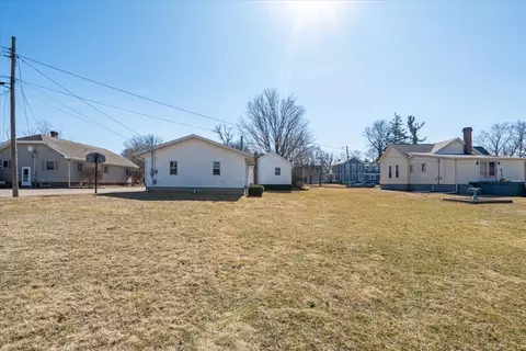 Exterior - 507 E Cemetery St, Chenoa, IL 61726 photo 4 of 4