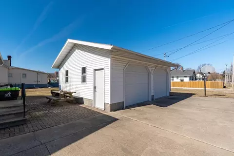 Exterior - 507 E Cemetery St, Chenoa, IL 61726 photo 1 of 4