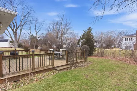 Exterior - 1265 Windsor Dr, Wheaton, IL 60189 photo 7 of 7