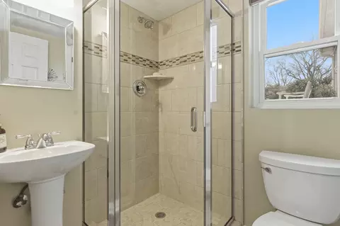 Bath - 1265 Windsor Dr, Wheaton, IL 60189 photo 2 of 2