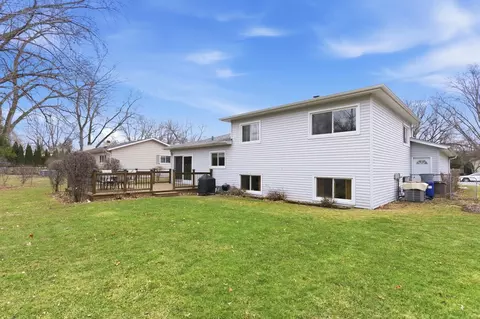 Exterior - 1265 Windsor Dr, Wheaton, IL 60189 photo 4 of 7