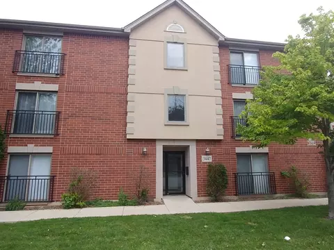 3447 S Ridgeland Ave #103, Berwyn, IL 60402