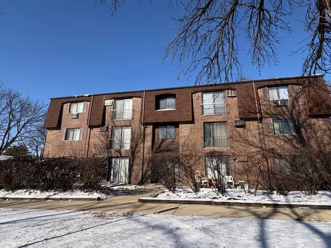 206 W Division St #L, Villa Park, IL 60181