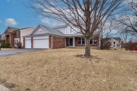Exterior - 12513 Blue Iris Ln, Plainfield, IL 60585 photo 2 of 9