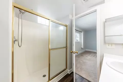 Bath - Undisclosed, Naperville, IL 60563 photo 2 of 4