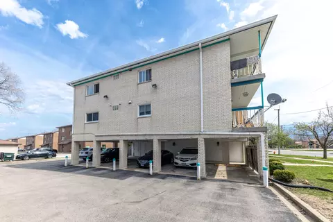 Exterior - Undisclosed, Naperville, IL 60563 photo 2 of 5