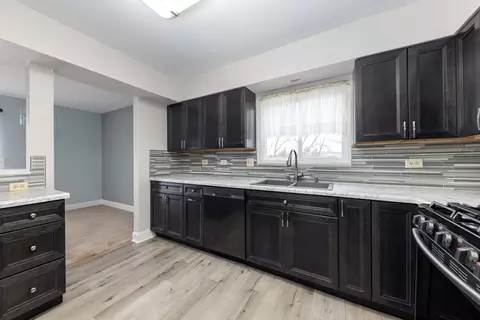 Kitchen - Undisclosed, Naperville, IL 60563 photo 2 of 4
