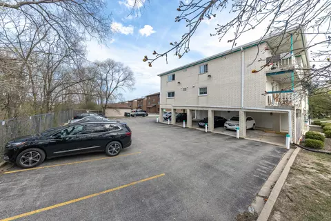 Exterior - Undisclosed, Naperville, IL 60563 photo 4 of 5
