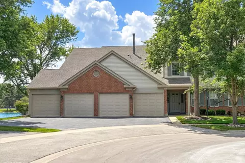 1251 Rosewood Ct #B2, Schaumburg, IL 60193