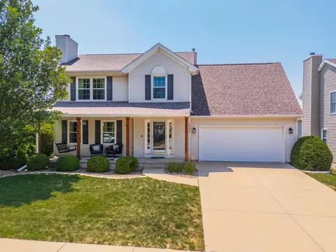 2804 Longmeadow Ln, Bloomington, IL 61704
