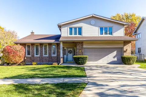 1147 N Ridge Ave, Arlington Heights, IL 60004