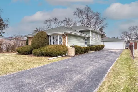 551 N Vista Ave, Lombard, IL 60148