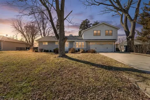 5524 S Bruner St, Hinsdale, IL 60521
