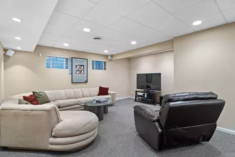Living - 1302 Hazel Ave, Deerfield, IL 60015 photo 3 of 4