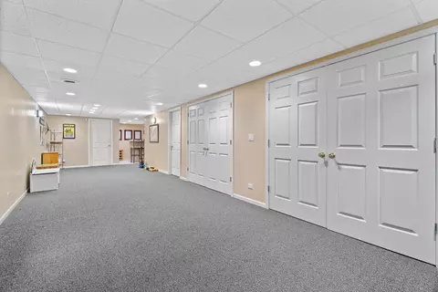 Entry Way - 1302 Hazel Ave, Deerfield, IL 60015 photo 4 of 4