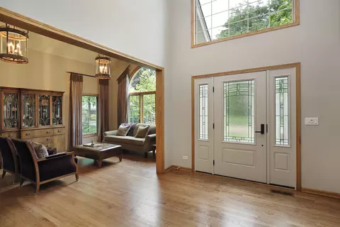 Entry Way - 1302 Hazel Ave, Deerfield, IL 60015 photo 1 of 4