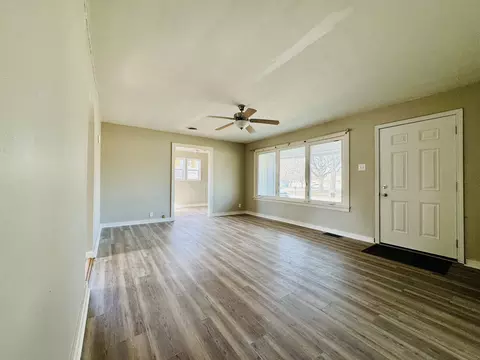 Living - 103 E North St, Sesser, IL 62884 photo 1 of 10