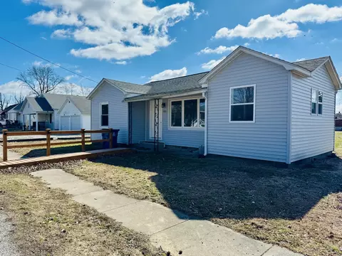 Exterior - 103 E North St, Sesser, IL 62884 photo 2 of 7
