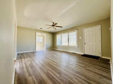 Living - 103 E North St, Sesser, IL 62884 photo 5 of 10