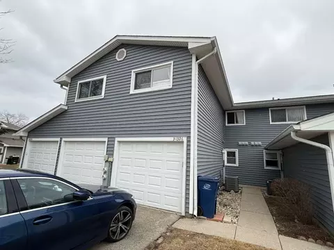 34326 N Birch Ln, Gurnee, IL 60031